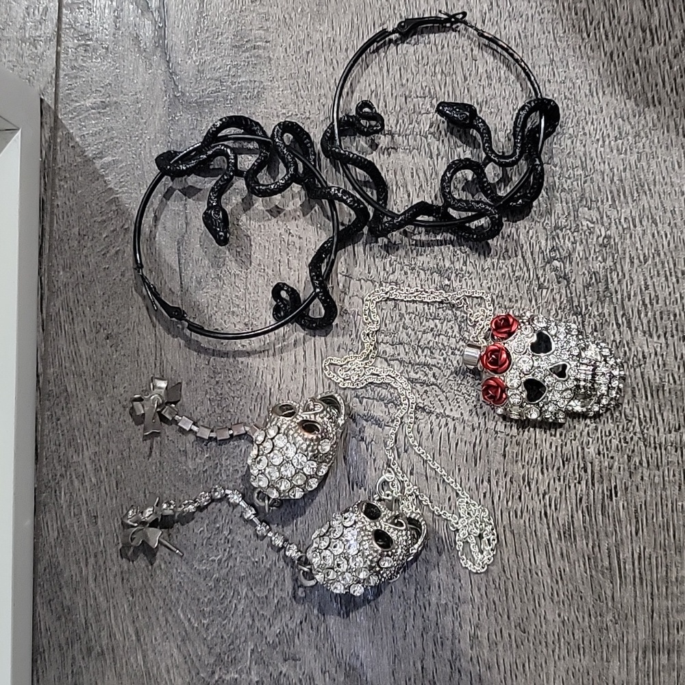 📌BOGO FREE📌 Skull Necklace, Skull Dangle And Snake Hoop Earrings